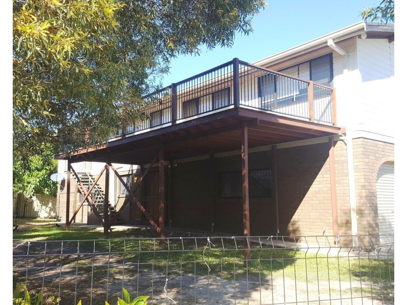 118 Falconer Street, Southport QLD 4215