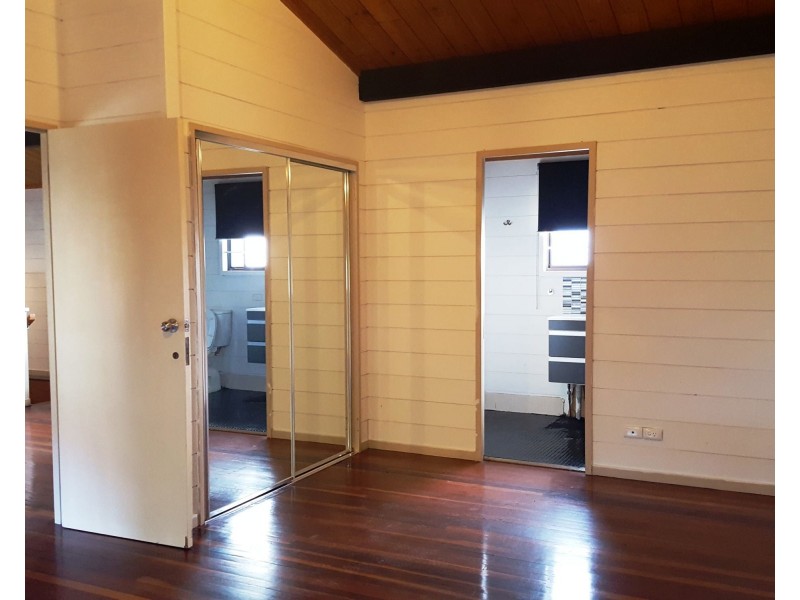 118 Falconer Street, Southport QLD 4215