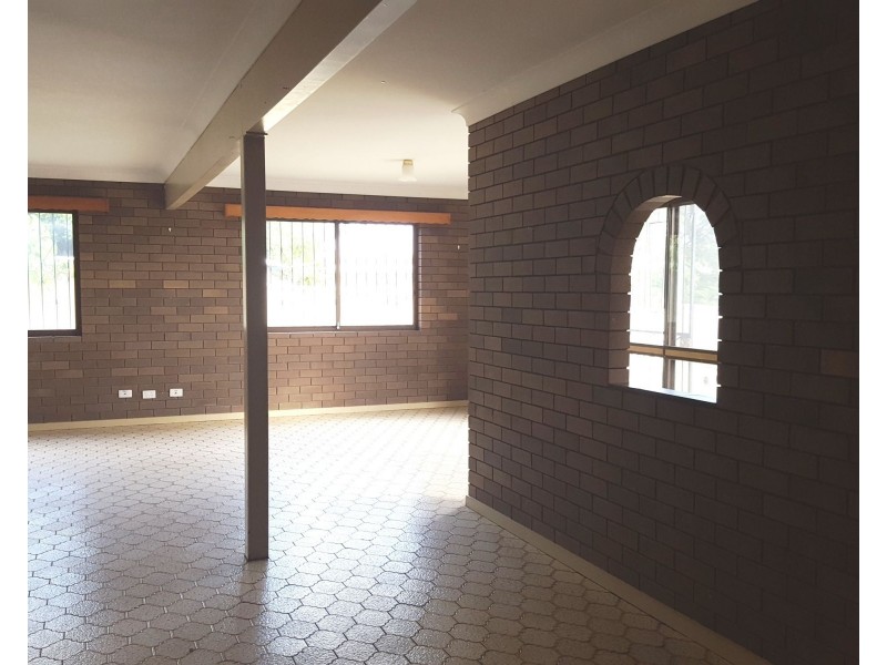 118 Falconer Street, Southport QLD 4215