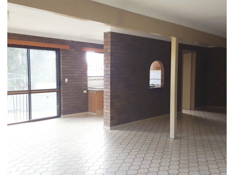 118 Falconer Street, Southport QLD 4215