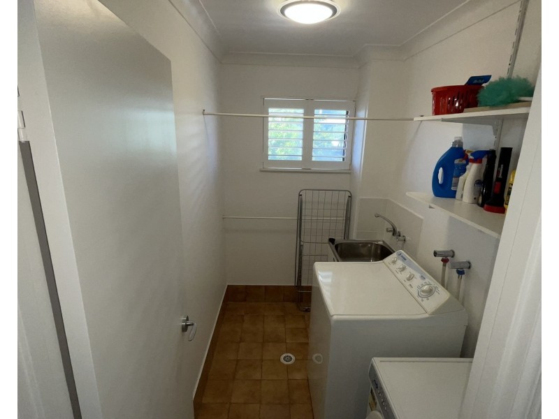 Unit 12/22-32 Commodore Dr, Surfers Paradise QLD 4217