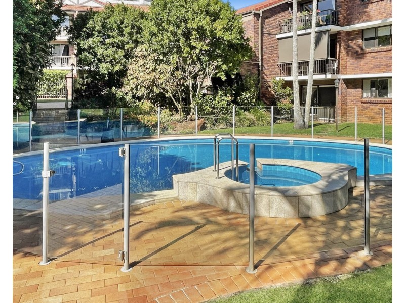 Unit 12/22-32 Commodore Dr, Surfers Paradise QLD 4217