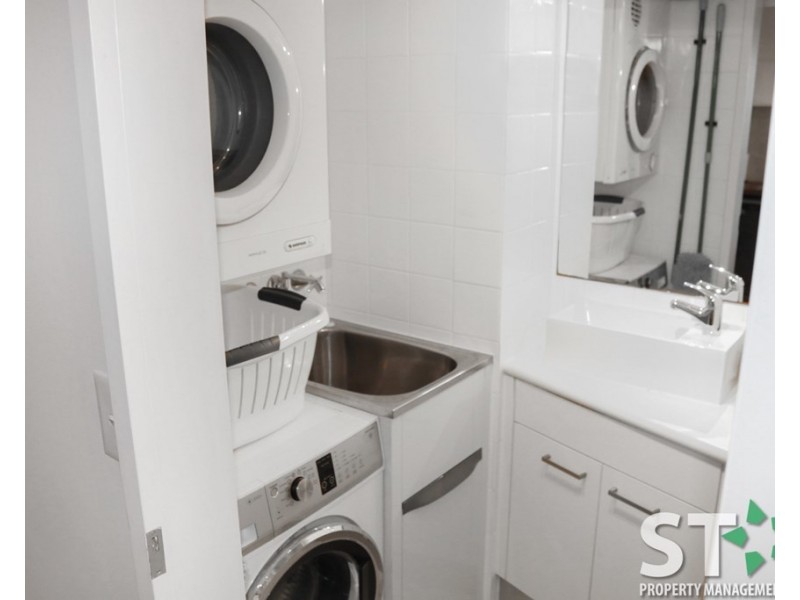 Unit 21/3355 Surfers Paradise Bvd, Surfers Paradise QLD 4217