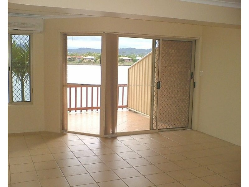 Unit 10/6 Lowood Ct, Varsity Lakes QLD 4227