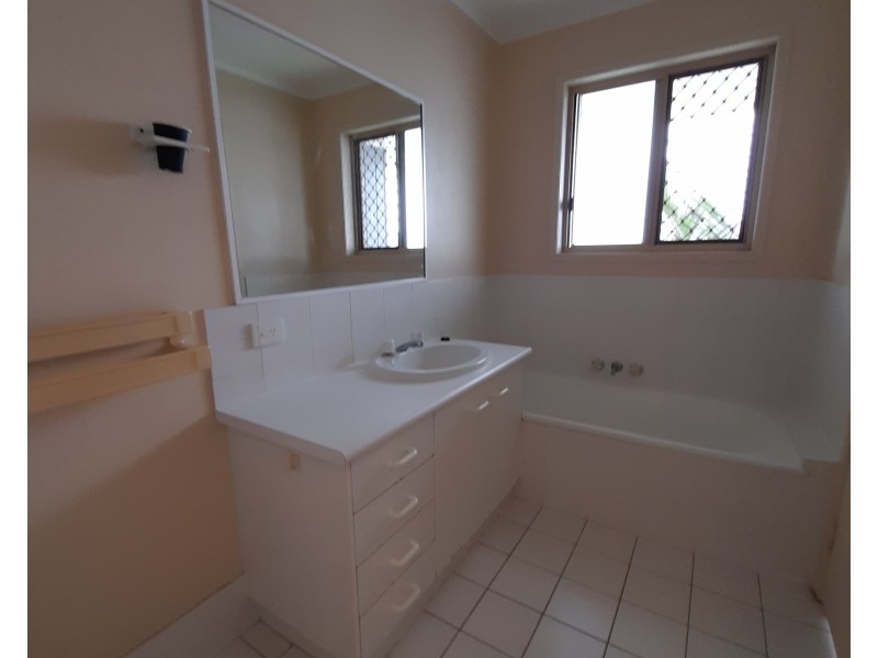 Unit 10/6 Lowood Ct, Varsity Lakes QLD 4227