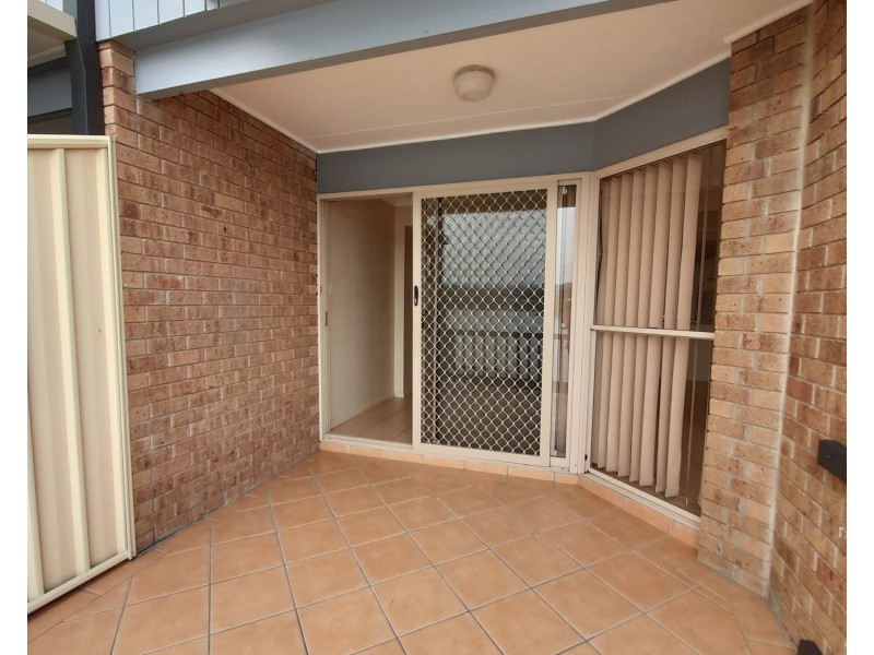 Unit 10/6 Lowood Ct, Varsity Lakes QLD 4227