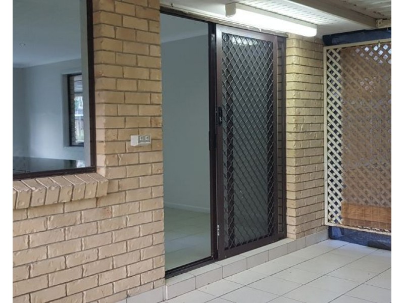 16 Levestam Court, Carrara QLD 4211