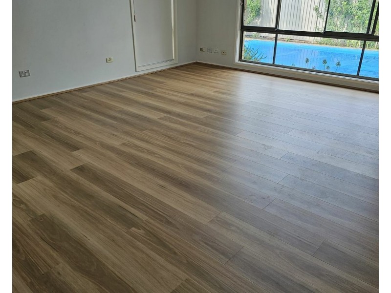 11 Koomooloo Ct, Mermaid Waters QLD 4218