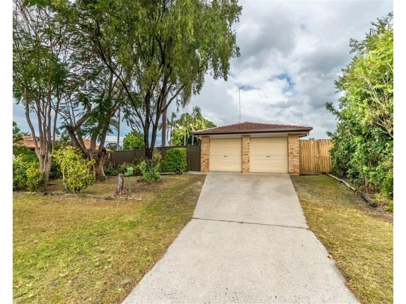 11 Koomooloo Ct, Mermaid Waters QLD 4218