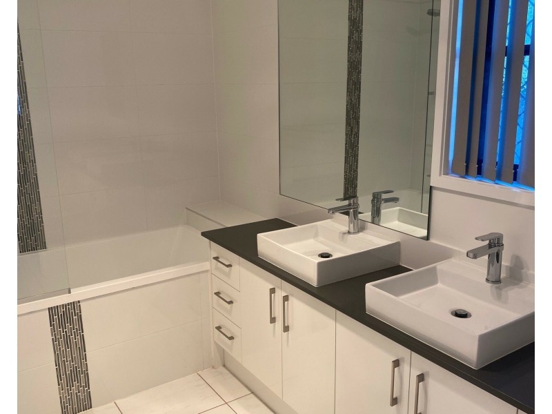 Unit 8/291 Main Rd, Wellington Point QLD 4160