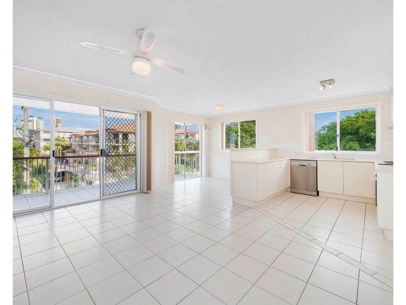 Unit 19/5-9 Lloyd St, Southport QLD 4215