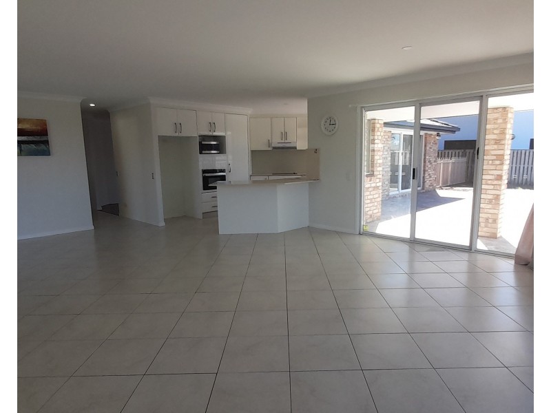 166 Port Jackson Bvd, Clear Island Waters QLD 4226