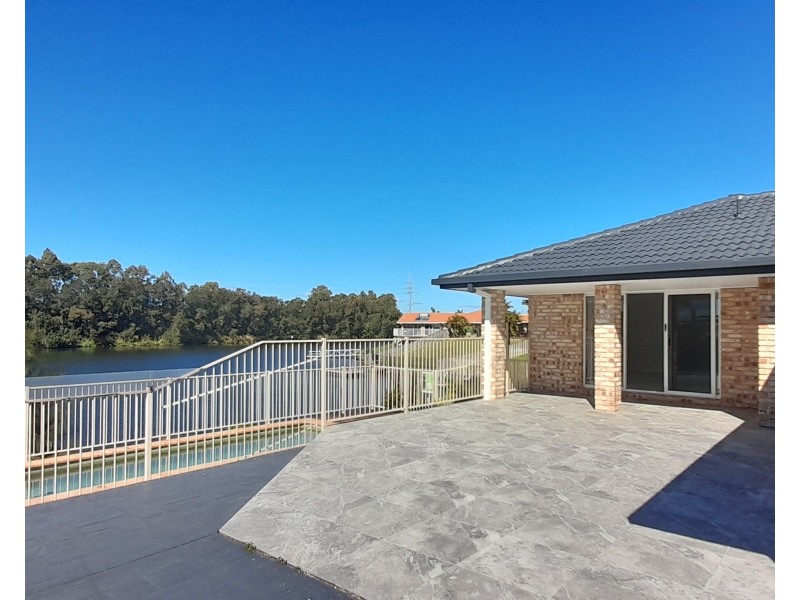 166 Port Jackson Bvd, Clear Island Waters QLD 4226