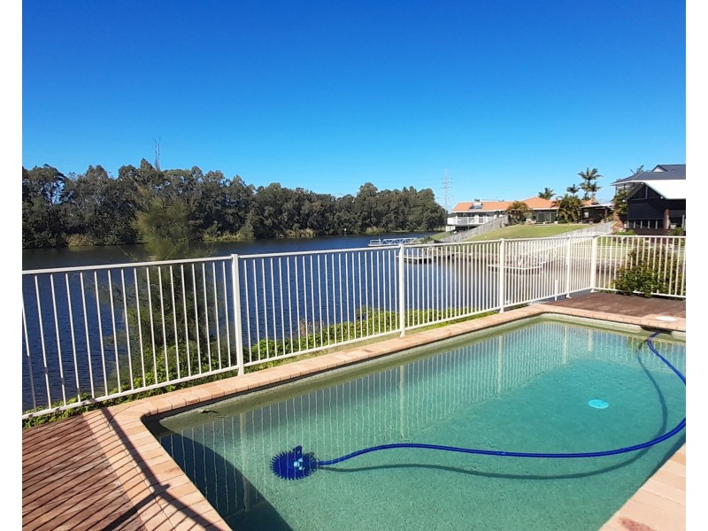 166 Port Jackson Bvd, Clear Island Waters QLD 4226