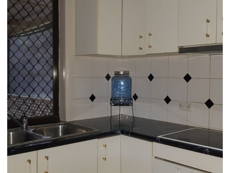16 Levestam Court, Carrara QLD 4211