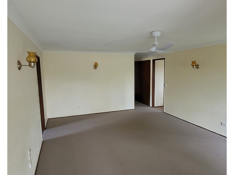83 Oceanic Dr, Mermaid Waters QLD 4218