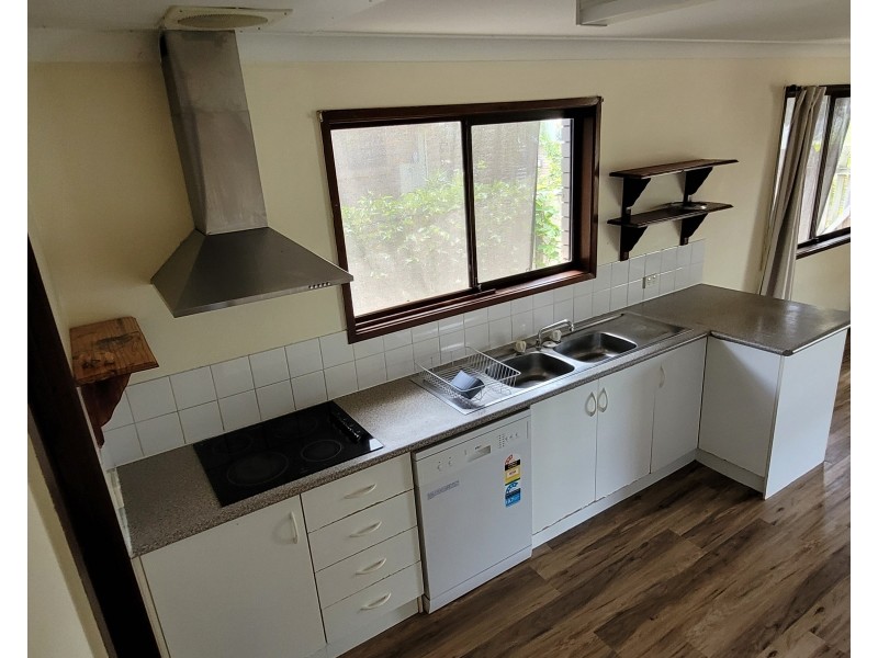 83 Oceanic Dr, Mermaid Waters QLD 4218