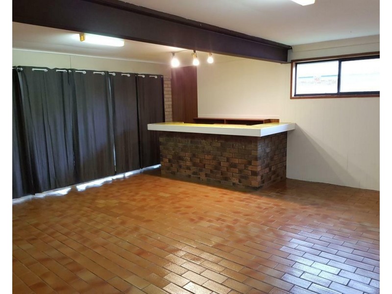 83 Oceanic Dr, Mermaid Waters QLD 4218
