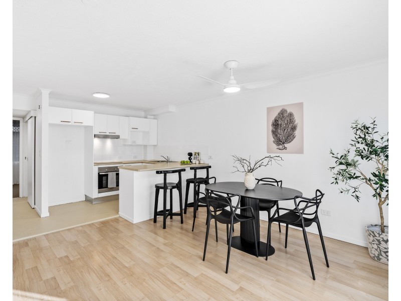 Unit 27/3355 Surfers Paradise Bvd, Surfers Paradise QLD 4217