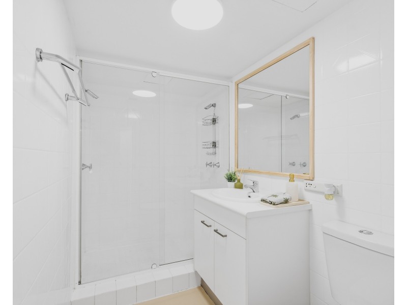 Unit 27/3355 Surfers Paradise Bvd, Surfers Paradise QLD 4217