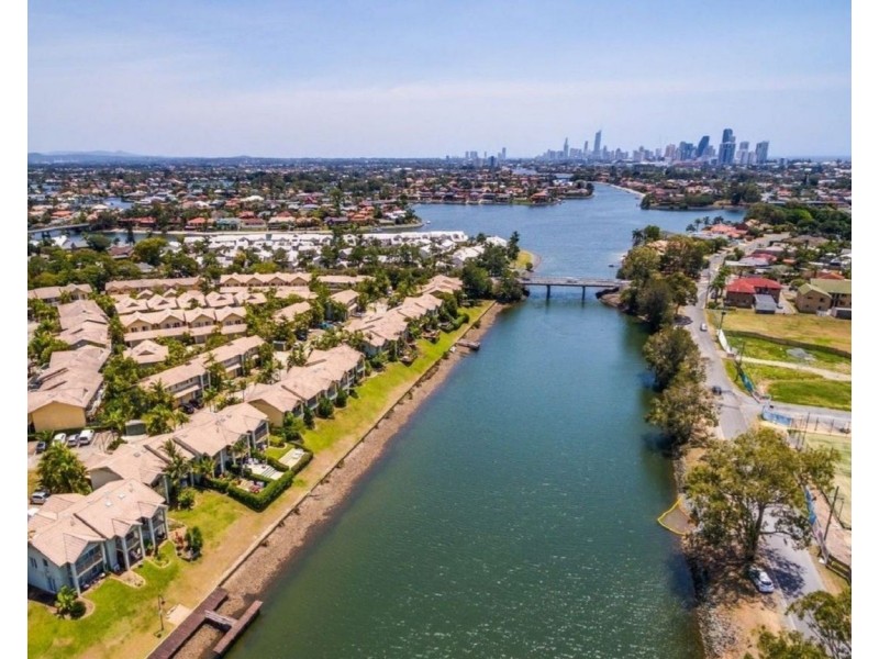 Unit 155/215 Cottesloe Dr, Mermaid Waters QLD 4218
