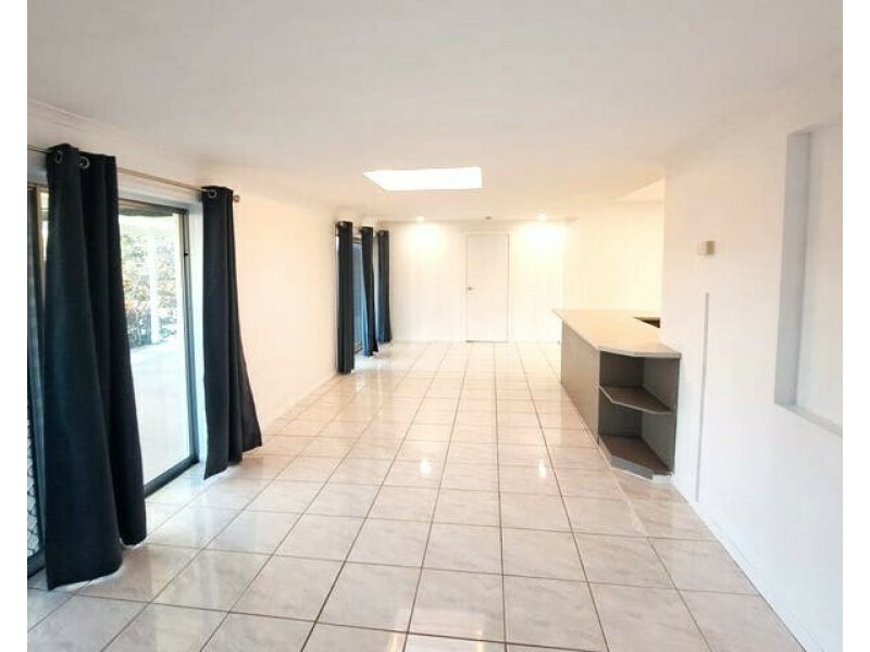 12 Bahia Ct, Broadbeach Waters QLD 4218