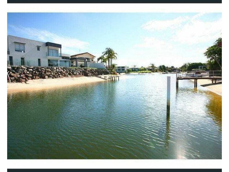 12 Bahia Ct, Broadbeach Waters QLD 4218