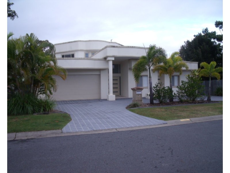 18 Comore Drive, Varsity Lakes QLD 4227