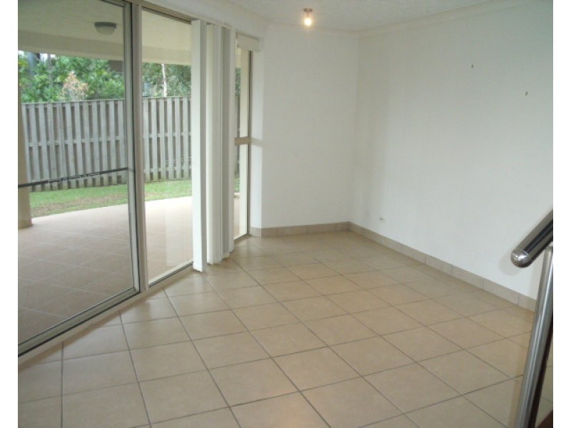 18 Comore Drive, Varsity Lakes QLD 4227