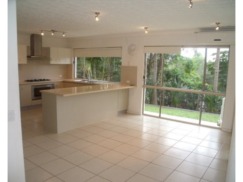 18 Comore Drive, Varsity Lakes QLD 4227