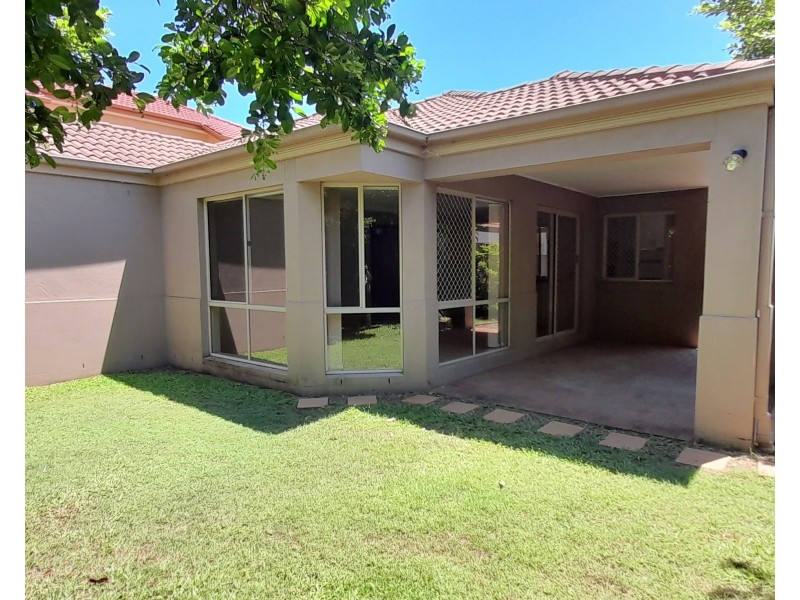 3 Oakridge Place, Molendinar QLD 4214