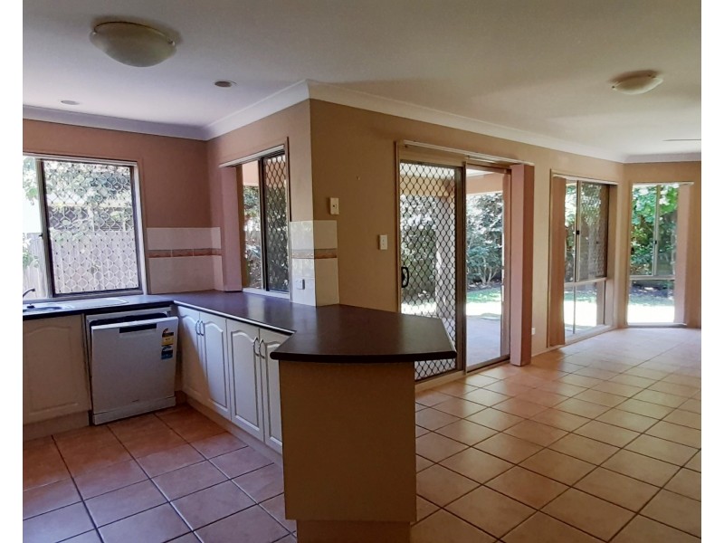 3 Oakridge Place, Molendinar QLD 4214