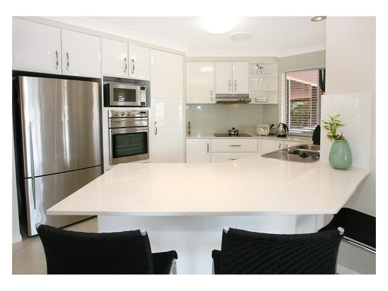 166 Port Jackson Boulevard, Clear Island Waters QLD 4226