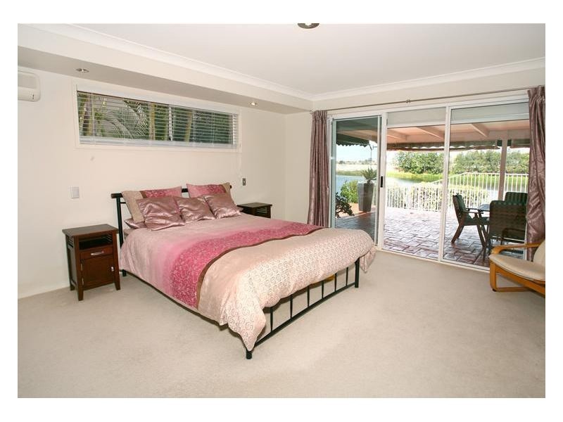 166 Port Jackson Boulevard, Clear Island Waters QLD 4226