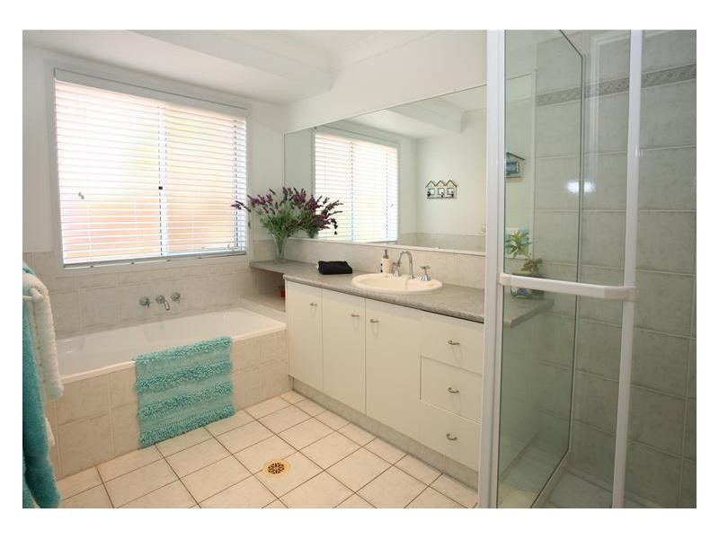 166 Port Jackson Boulevard, Clear Island Waters QLD 4226