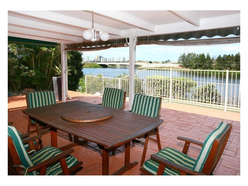 166 Port Jackson Boulevard, Clear Island Waters QLD 4226