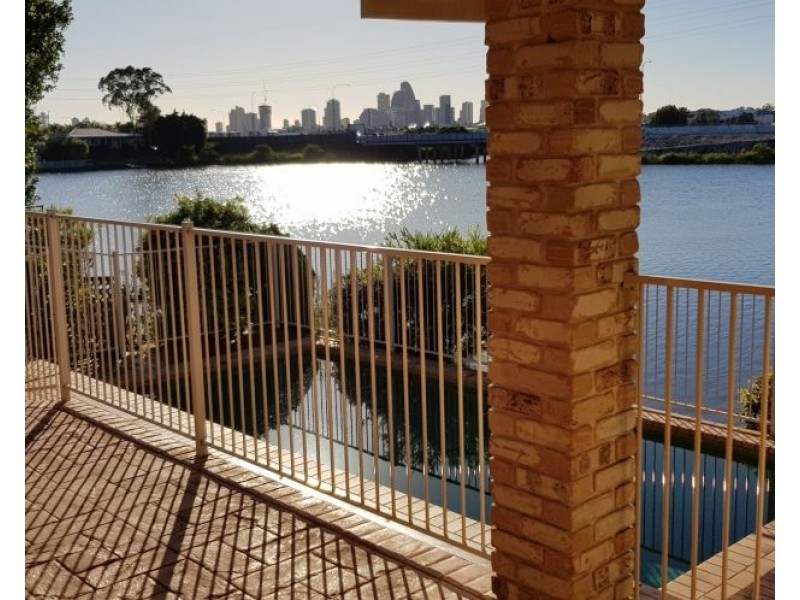 166 Port Jackson Boulevard, Clear Island Waters QLD 4226