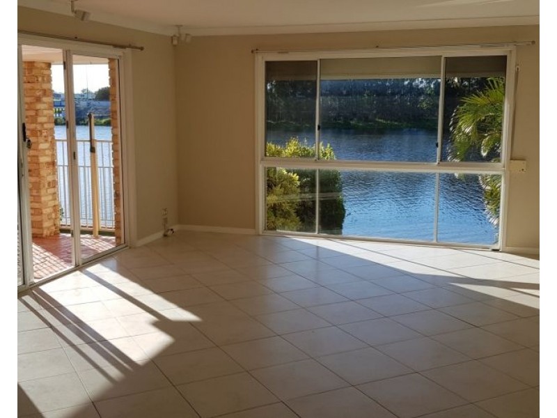 166 Port Jackson Boulevard, Clear Island Waters QLD 4226