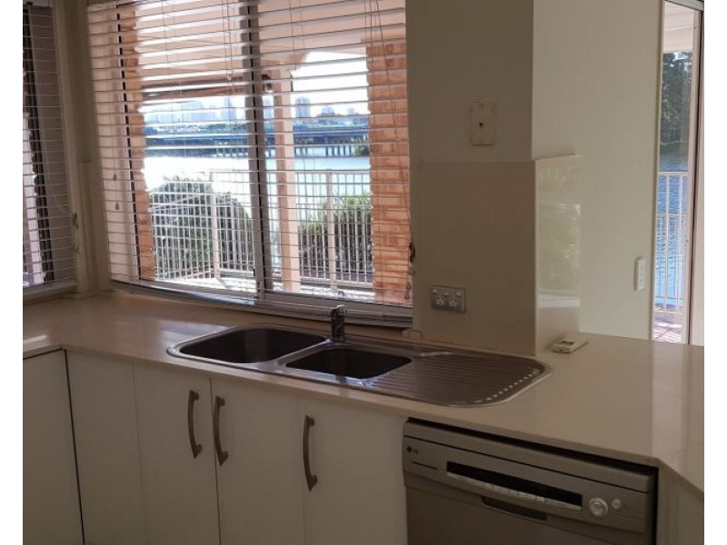 166 Port Jackson Boulevard, Clear Island Waters QLD 4226