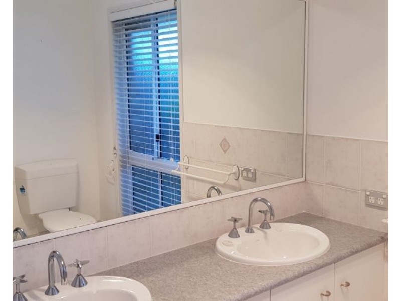166 Port Jackson Boulevard, Clear Island Waters QLD 4226
