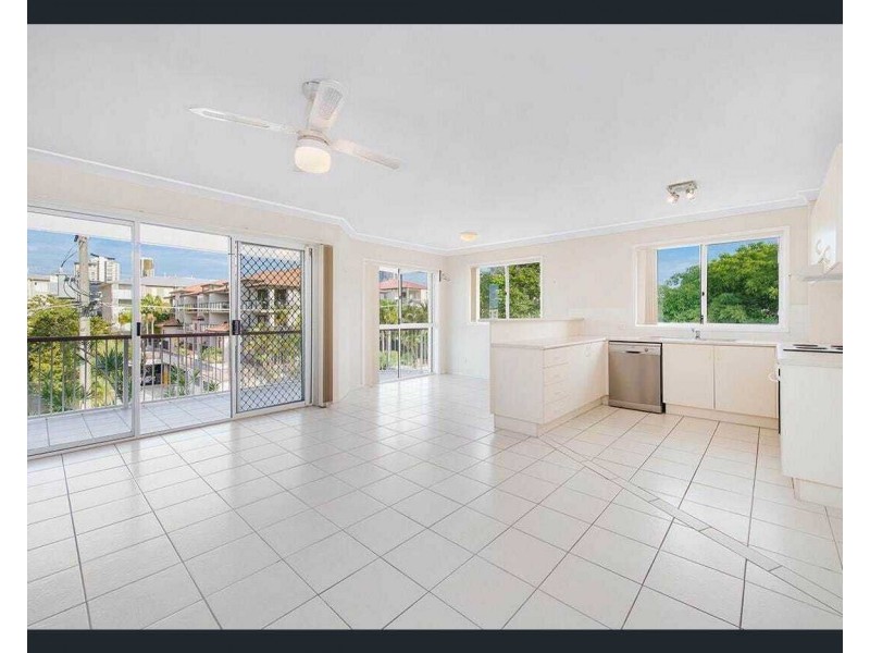 Unit 19/5 Lloyd Street, Southport QLD 4215