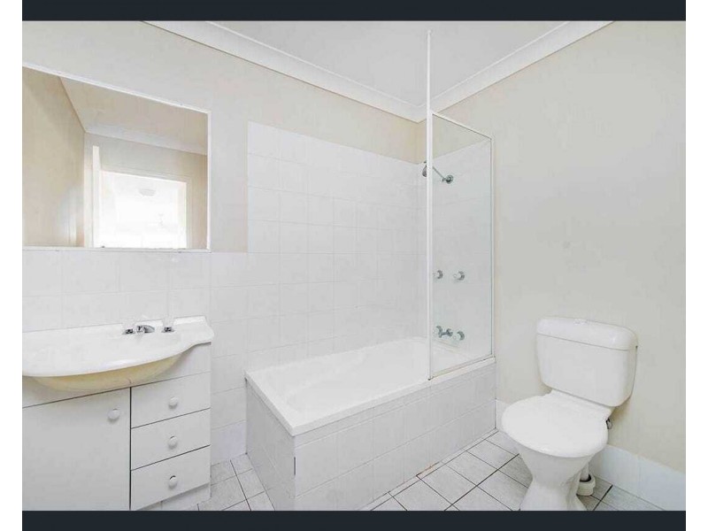 Unit 19/5 Lloyd Street, Southport QLD 4215