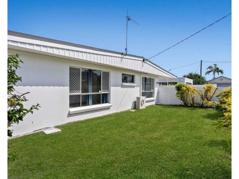 12 Bahia Court, Broadbeach Waters QLD 4218