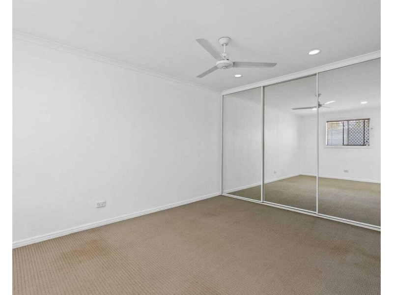 12 Bahia Court, Broadbeach Waters QLD 4218