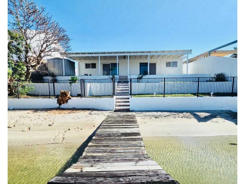 12 Bahia Court, Broadbeach Waters QLD 4218