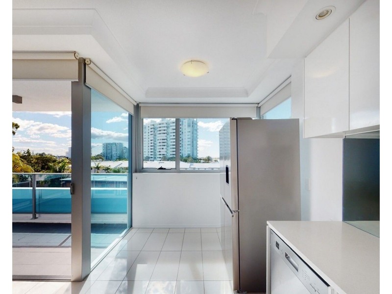 Unit 409/20 Labrador Street, Labrador QLD 4215
