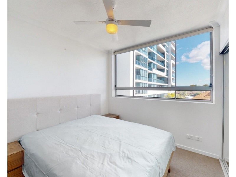 Unit 409/20 Labrador Street, Labrador QLD 4215