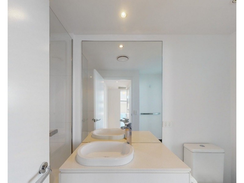 Unit 409/20 Labrador Street, Labrador QLD 4215