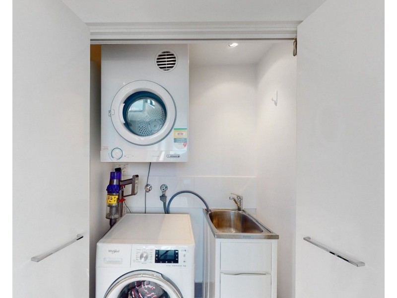 Unit 409/20 Labrador Street, Labrador QLD 4215