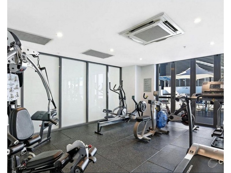 Unit 409/20 Labrador Street, Labrador QLD 4215